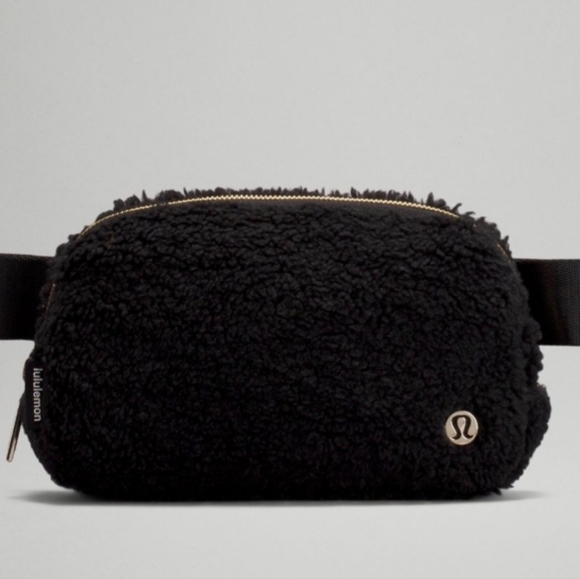 lululemon athletica Handbags - Everywhere Fleece Belt Bag